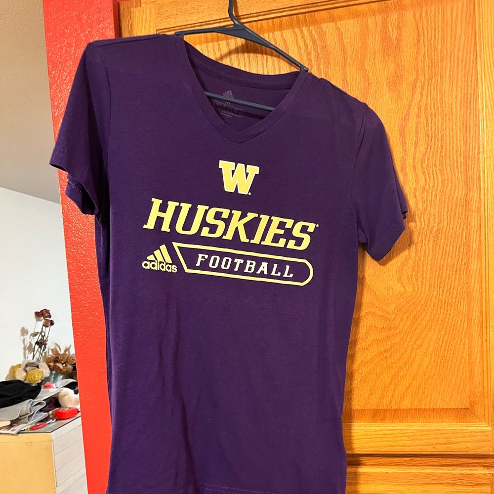 Medium Washington Huskies Shirt
